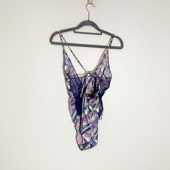 Victoria's Secret lightweight lacy slinky onepiece high rise adjustable lingerie - Picture 3 of 9